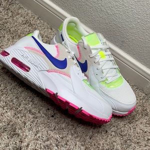 Never worn very cute 🥰